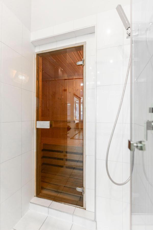 Luxurious & Spacious Downtown Residence In Liszt Ferenc Square Budapest Exterior photo