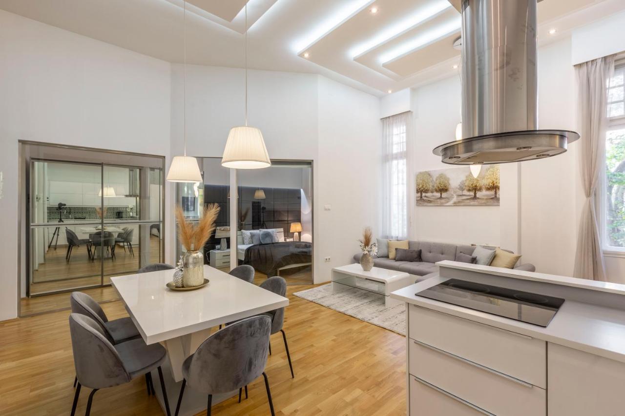 Luxurious & Spacious Downtown Residence In Liszt Ferenc Square Budapest Exterior photo